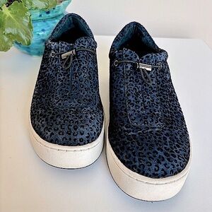 Donald J. Pliner Women’s Bold Navy Suede Camo Print Toggled Sneakers, Size 7M